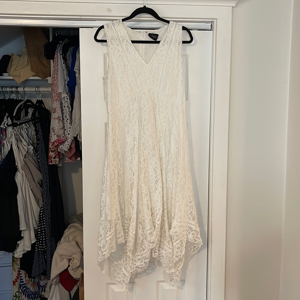 White/Cream Lace Dress